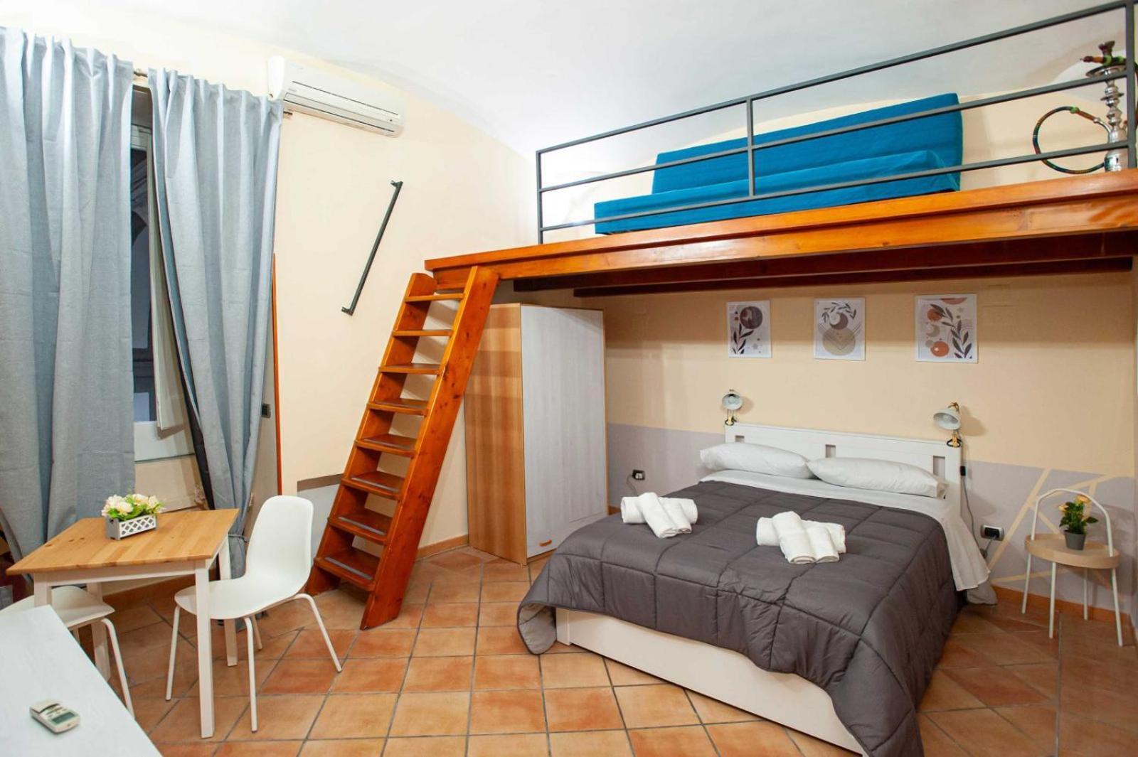 Casa Pisto In Dante Square Naples